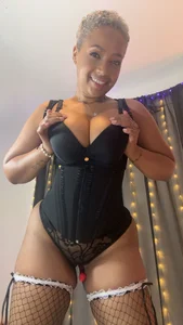 skarlleth_11 Sexy mature in blac Immagine  2