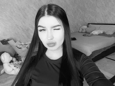 CoreenYorton 🖤 Foto 7