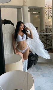 kaily_sweet1 I look beautiful like an angel, would you like it to fall on you? Immagine 