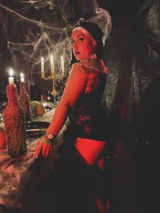 EmmaEspinoza_ HALLOWEEN IS HERE! صورة واحدة|EmmaEspinoza_ HALLOWEEN IS HERE! صورتان|EmmaEspinoza_ HALLOWEEN IS HERE!  4 صور|EmmaEspinoza_ HALLOWEEN IS HERE!  4 صورة