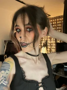 Zero__Calories_のHalloween Temptation 🎃🖤👻の 2枚の写真