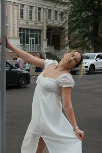 SofieBloom try to catch me Pic 3