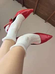 oceane_becker My heels 👠 - {count, plural, one {תמונה אחת} two {שתי תמונות} many {# תמונות} other {# תמונות}}