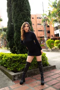 Akna33 elegant girl 🍷 Gambar 3