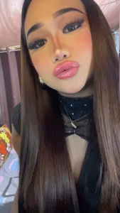 Lustsaintmolly Public Pic 2