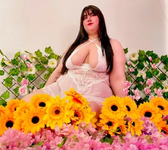 MeowMeowZoe Flowers Pic 5