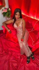 Sara_Marksglamor and elegance on my skin图片 3