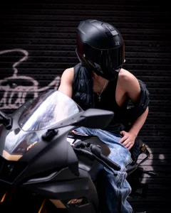 Luke_HowlandのWith the heart of a motorの枚の写真