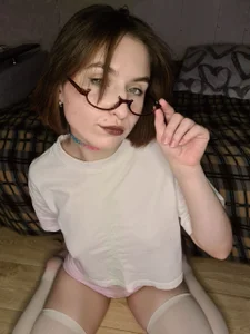 VelvetCaress: office siren or me in stokings! ( 5 фото)