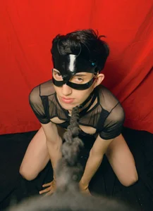 Un_SluttyyのRED LIFEの枚の写真