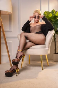 Mhia_fem: Public ( 5 фото)