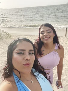 nicky_andcamil We in the beach Pic 4