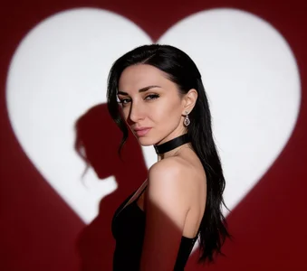 Siaconnaのjoin me for pleasureの 7枚の写真