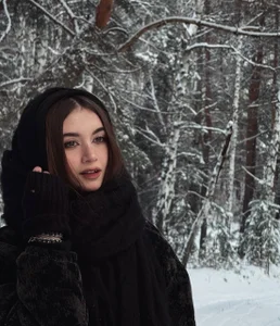 barbara_crazy Mesmerising beauty 😍 টি ছবি