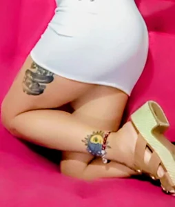 Claro_de_Luna My legs slika