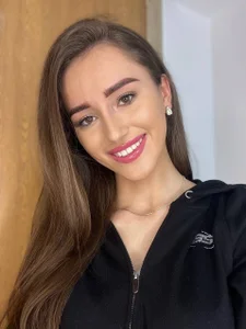 EmilyRaymont Public Pic 3