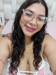 TiffantyAndStacy tiff 🙈🥵 Pic 9