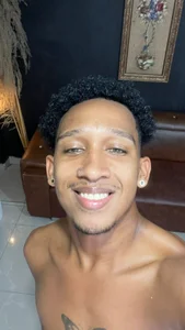thomasdaltonn's Smile Sex Photo 3