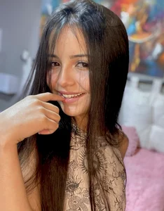 Raychell_Black Public Pic 5