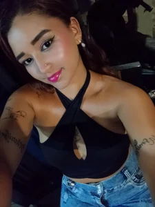 AlexxaGomez Public Pic 4