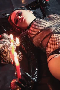 YOUR QUEEN LIVES NOW de MorganaCrowley Foto 5