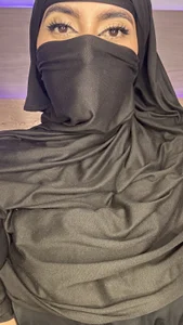 Jasmin_hamdanのI'll leave it to your imagination... although I could show you more 😘の 2枚の写真