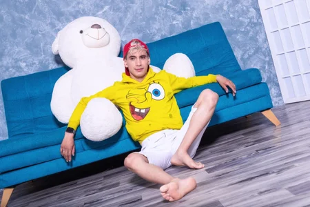 Jeick-Dawson BLONDE HAIR lol Pic 2