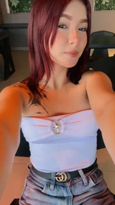 Hanni_Dulce Looking at the world with calm eyes🧸🫐❤️ Pic