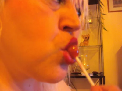 Blasflittchen: Lolly im Schlampenmaul ( фото)