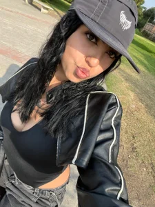 luxx_11 Public Pic 3