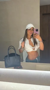 emma_colucci somewhere Pic 3