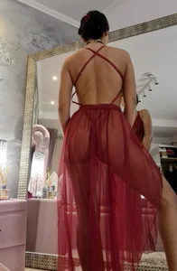 LaraVixen Public Pic 6