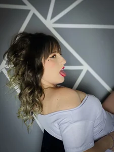 Belly_Rosse angelic face 🤍 Pic