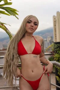 Nicole_Rouss_ Do you like to see me blonde? Pic 3