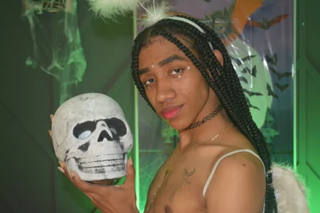 Cleo-Escobar happy hallowen Pic 2