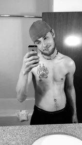 high3ndlowlife: Public ( 2 фото)