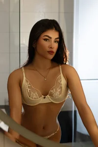 Antonellaparis_ beautiful Latina in the shower 🥵🔥 Immagine  3
