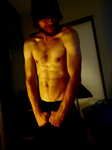 Chewphatcock Chewy pose Immagine  3