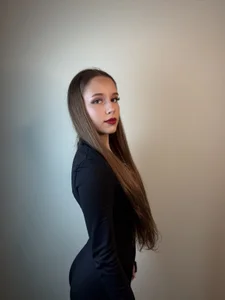 RobynShake Public Pic 3
