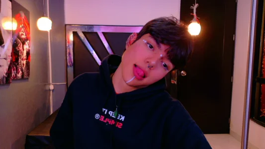 alandelrey57 Hello slika 2