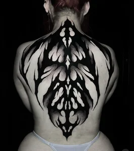 Tattoos 🖤 de _Morrigan_  2 photos