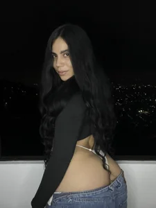 Cuteandhornyy: Public ( 8 фото)