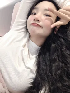 Lisa-3333 卖个萌 টি ছবি