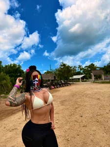 KimberlyWalton KIM ON RD 🤍 slika 6