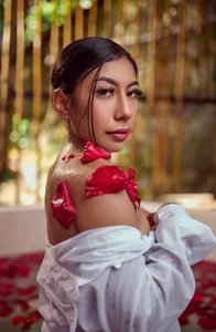 hot shower de sophieBlair_  Imagens