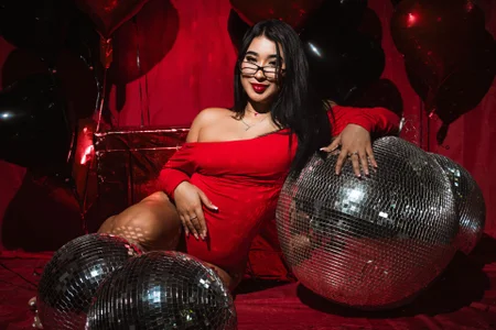 BellaHarllowのWill you be my Valentine?の 2枚の写真