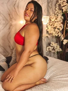 Nya_Curvy Public Pic 2