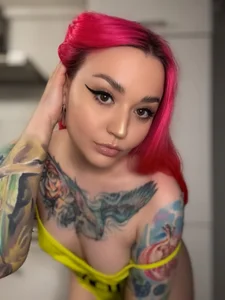 PinkHurricaneOfficial Public Immagine  4