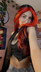 Mimi_Darling_ How does red look on me? 圖片 4