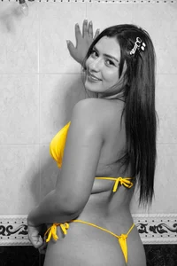 mensia_hernandz From now on your favorite color will be yellow Foto 2